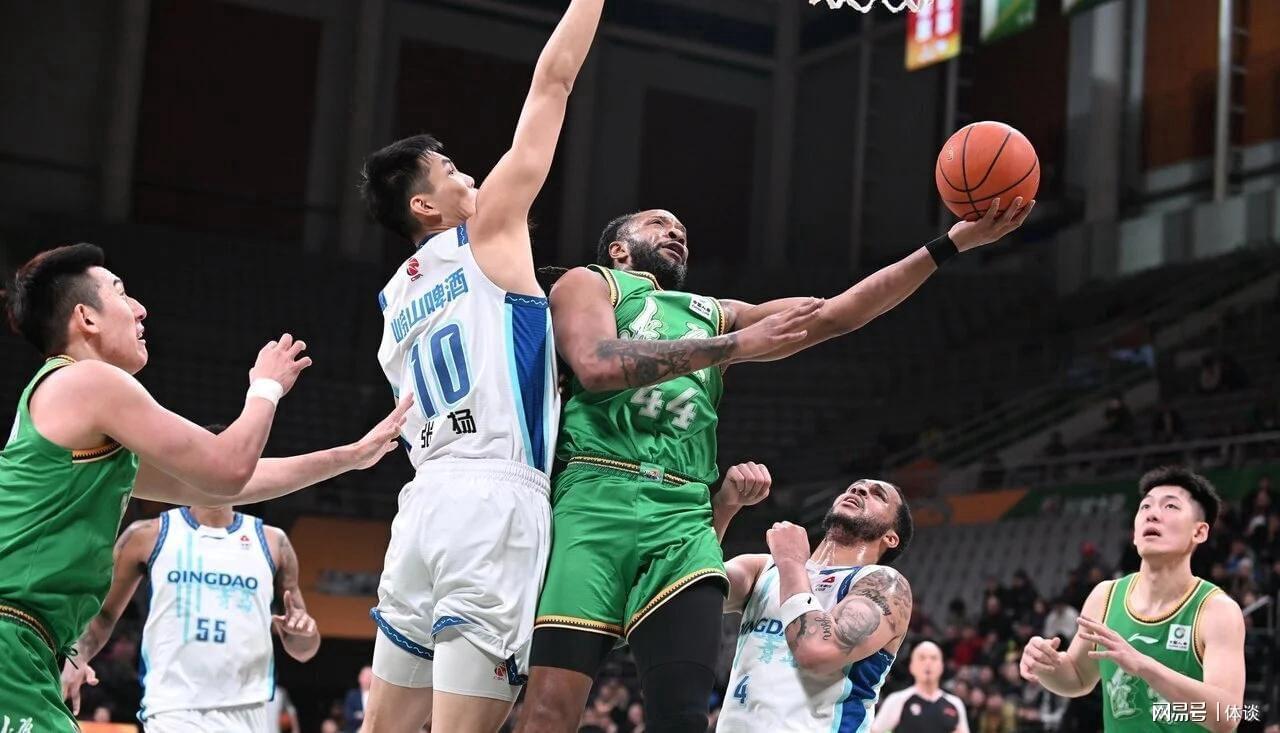 雷竞技-几乎逢强必败，本赛季至今仅7胜7负，辽宁男篮只是缺少赵继伟？